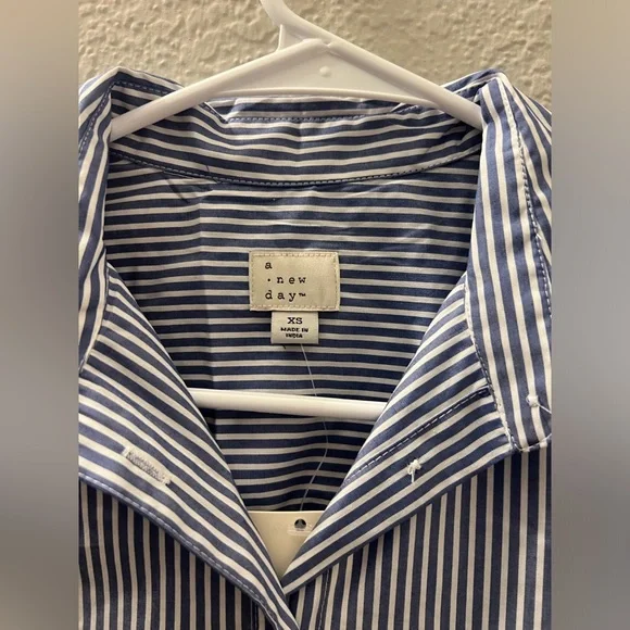 Woman Blue Striped Shirt - Picture 2 of 7